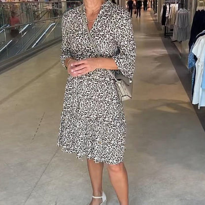 🎉50% Rabatt 🛍️🏆Trendy Leopard Print V-Ausschnitt Kleid für Frauen mit lockerer Passform
